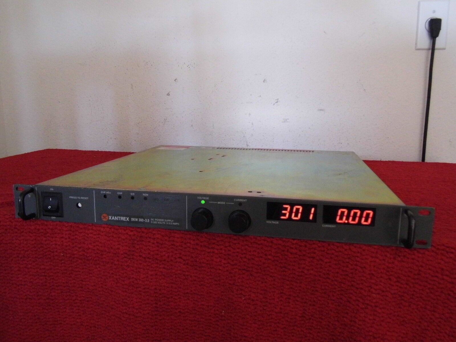 Xantrex XKW300-3.5 w/ GBIP 300Vdc 3.5Amps DC Power Supply (DCS300-3.5) Xantrex XKW300-3.5 w/ GBIP 300Vdc 3.5Amps DC Power Supply (DCS300-3.5)